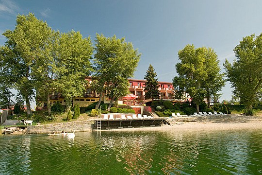 Garni Hotel Relax, Senec, Víkend