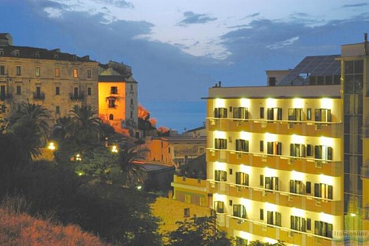 Hotel Borgo Marina (4)