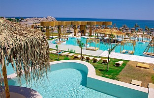 Alia Luxury Beachfront Suites & Spa