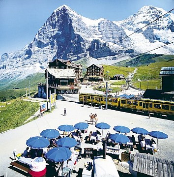 Ze subtropického Švýcarska k vrcholům 4tisícovek s jízdou Bernina Express (3)