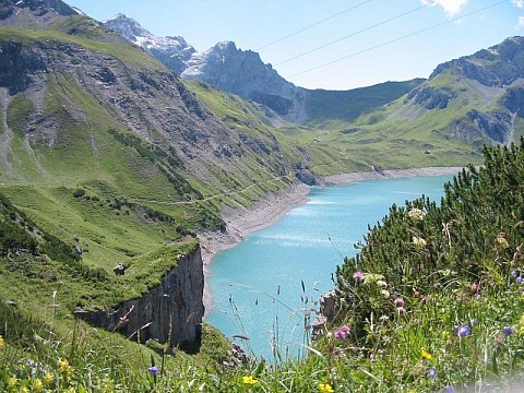 Alpské parky a střediska rakousko-švýcarského pomezí s kartou Montafon-Brandnertal (2)
