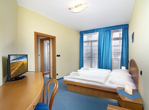SPA HOTEL RŮŽE - Léčebný pobyt s plnou penzí 5 nocí - Karlovy Vary (4)