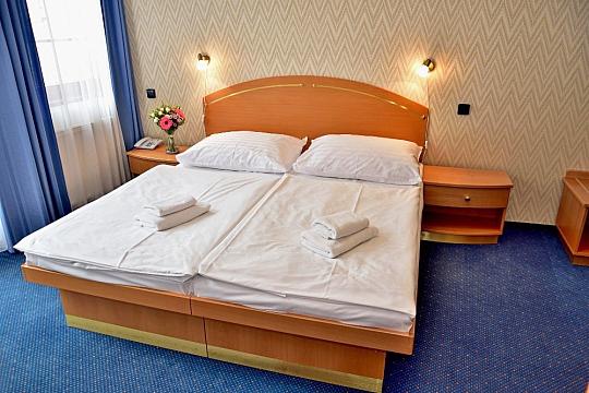 SPA HOTEL RŮŽE - Léčebný pobyt s plnou penzí 5 nocí - Karlovy Vary (5)