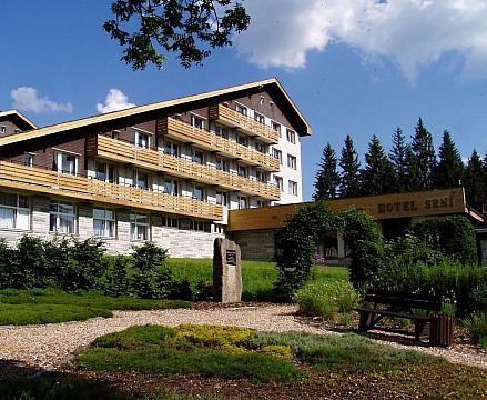 HOTEL SRNÍ - Léto v srdci přírody