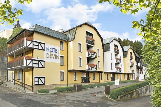 SPA HOTEL DĚVÍN - Rašelinový zázrak