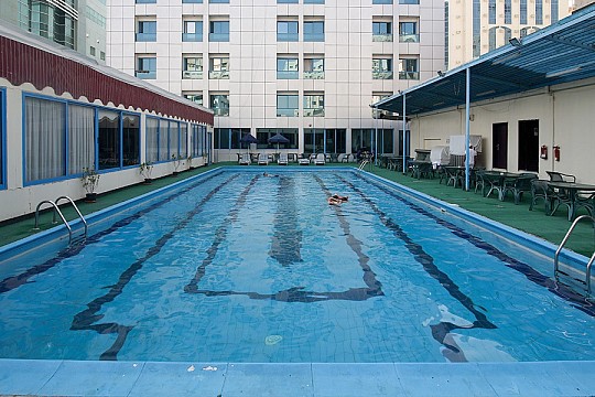 AL BUSTAN HOTEL FLATS (5)