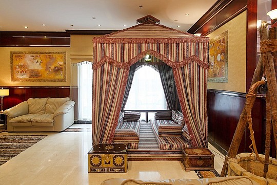 AL BUSTAN TOWER HOTEL SUITES (4)