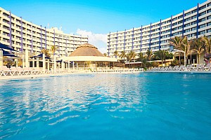 Crown Paradise Club Cancún Resort