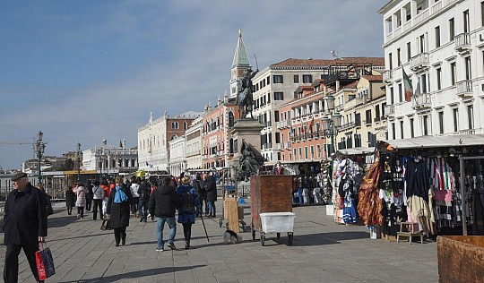 Romantické Benátky a návšteva ostrovov Murano a Burano (5)