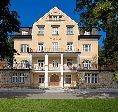 LÁZEŇSKÉ PENZIONY VEPŘEK A PÓLA- Luhačovice - ABY ZÁDA NEBOLELA