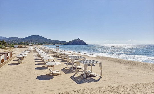 Baia di Chia Resort Sardinia, Curio Collection by Hilton (2)