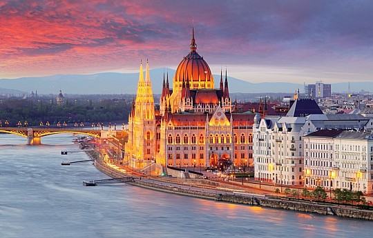 Adventní Budapešť, půvabné trhy a termální lázně Szechényi