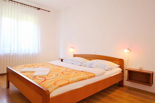 Vila DERENČINOVIČ LUCIJANA (2)