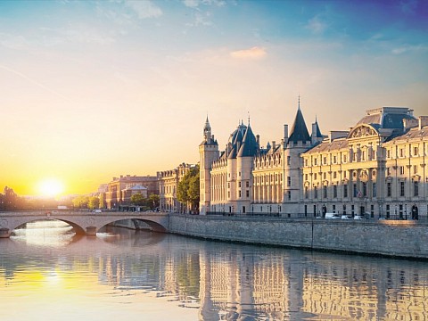 Letní Paříž a ohňostroj ve Versailles