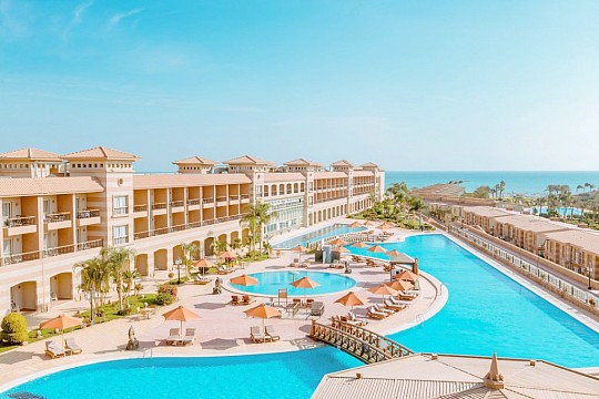 Hotel Coral Sea Beach Resort