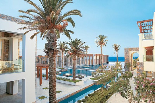 Amirandes Exclusive Resort
