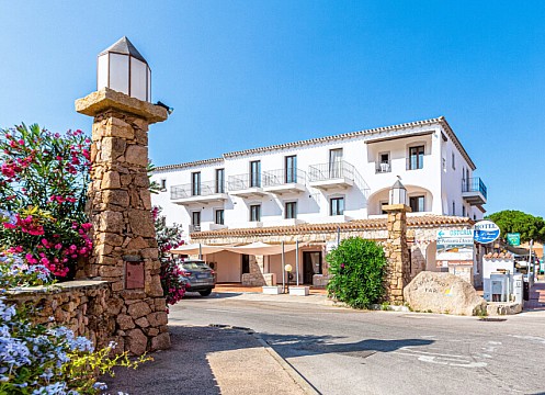 Hotel Il Faro di Molara (2)