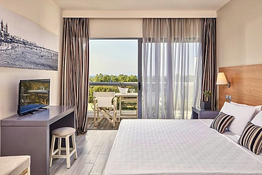 All Senses Ocean Blue Seaside Resort (4)