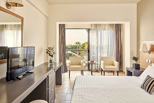 All Senses Ocean Blue Seaside Resort (3)