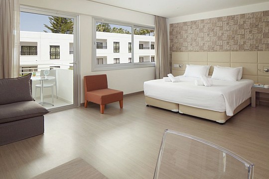 Melpo Antia Hotel & Suites (2)