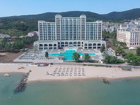Secret Sunny Beach Resort & Spa