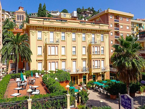 Hotel Careni Villa Italia