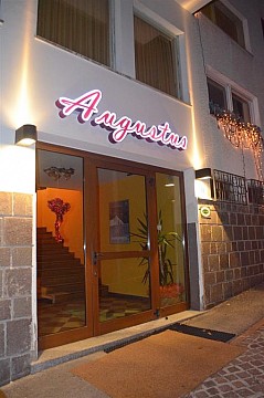 Hotel Augustus - 5denní lyžařský balíček se skipasem a dopravou v ceně (5)