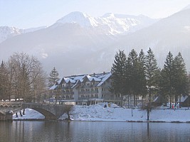Jezero Hotel