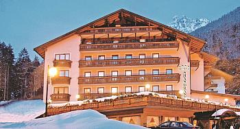 Shandranj Hotel