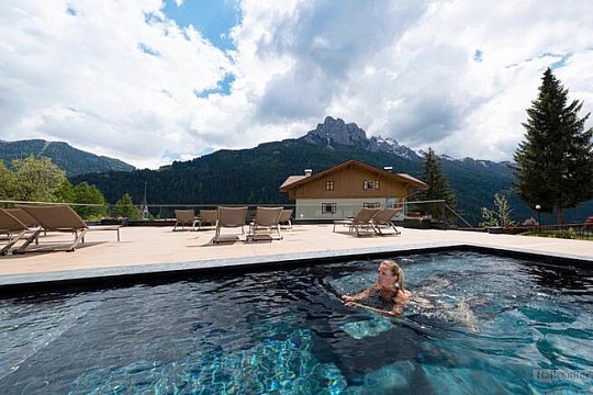 Hotel Ciampedie Luxury Alpine SPA (2)
