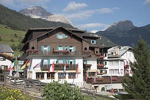 Enrosadira Sport Hotel